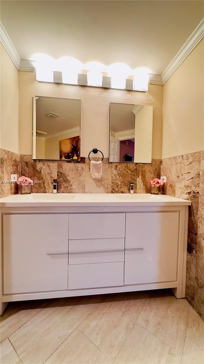 Porto Bellagio · #3311 in Sunny Isles Beach - Photo 26