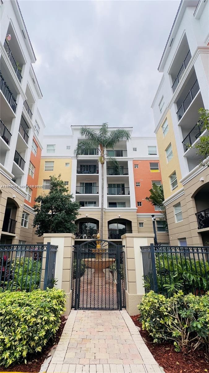 Porto Bellagio · #3311 in Sunny Isles Beach - Photo 37