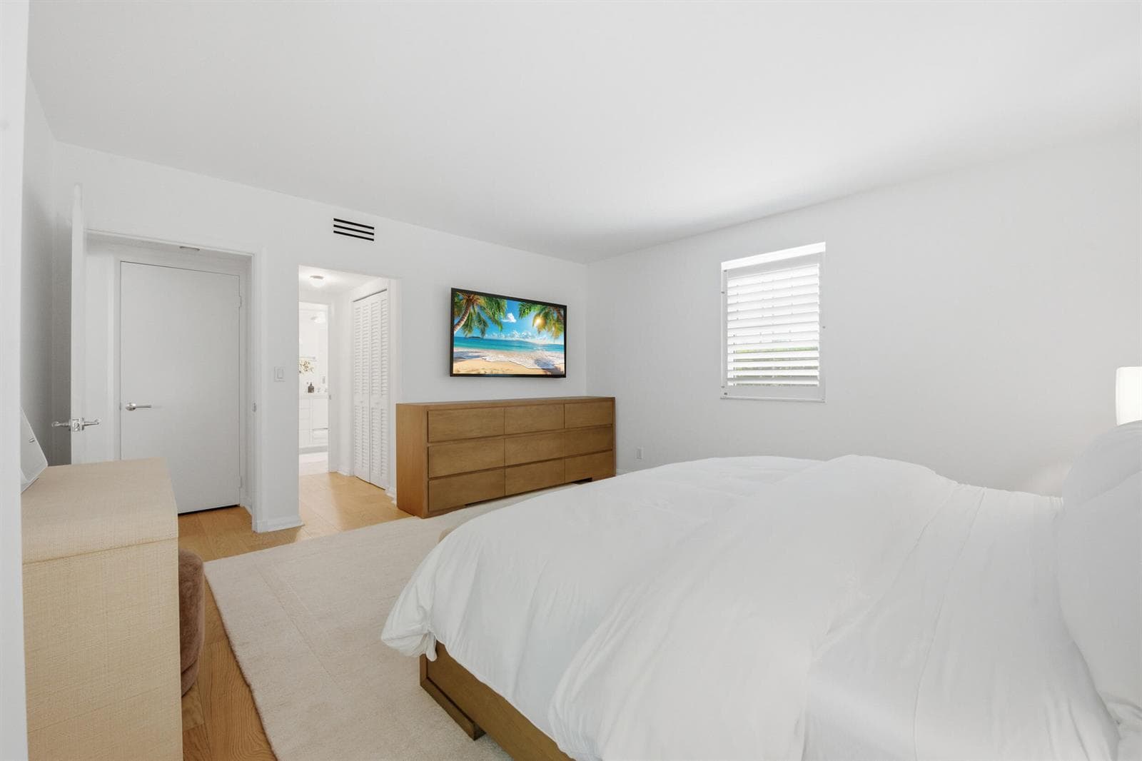 MASTER BEDROOM