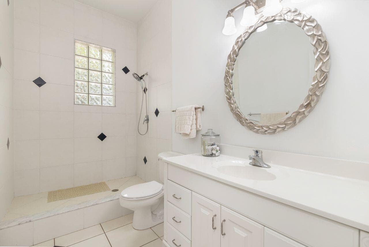 Guest House Bathroom