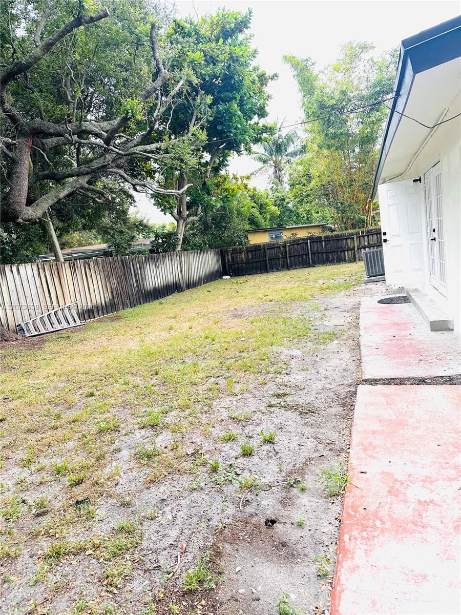 17521 NE 4th Ave photo 11