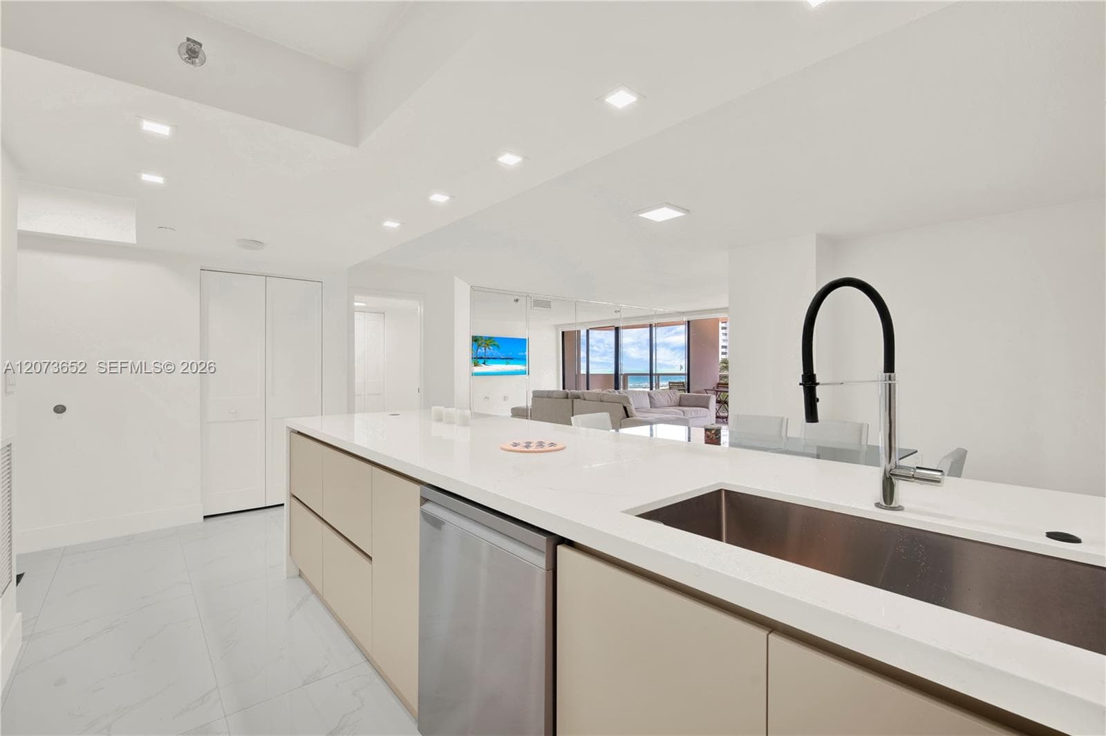 LEXCELLENCE CONDO · #507 in Miami Beach - Photo 9