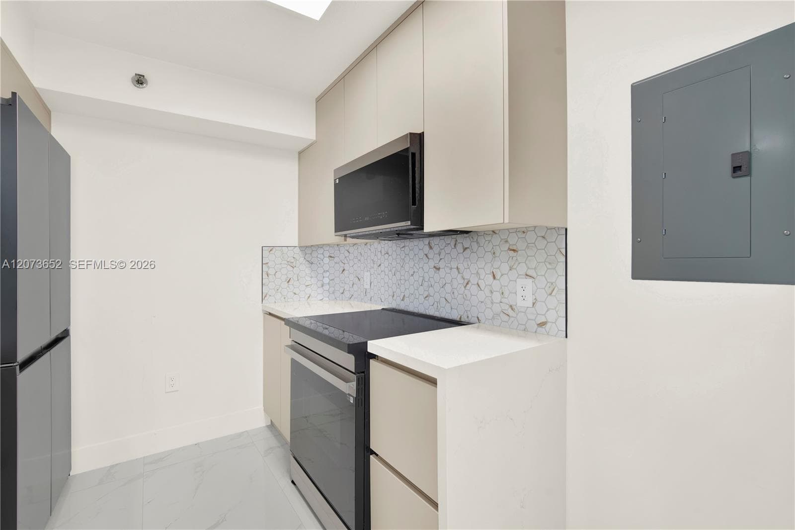 LEXCELLENCE CONDO · #507 in Miami Beach - Photo 8