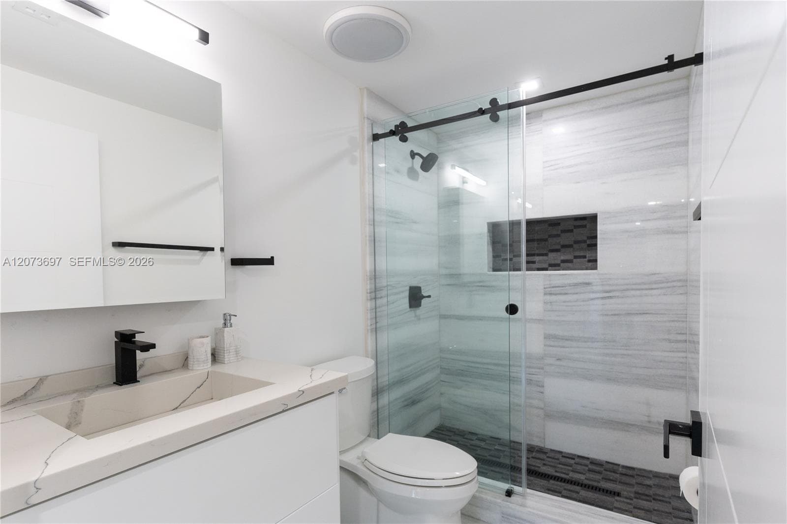5601 N Ocean Dr photo 28