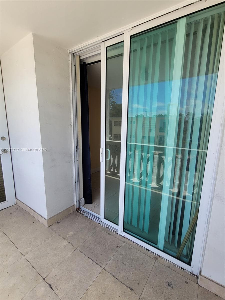 HARDING HALL CONDOMINIUM · #204 in Miami Beach - Photo 4