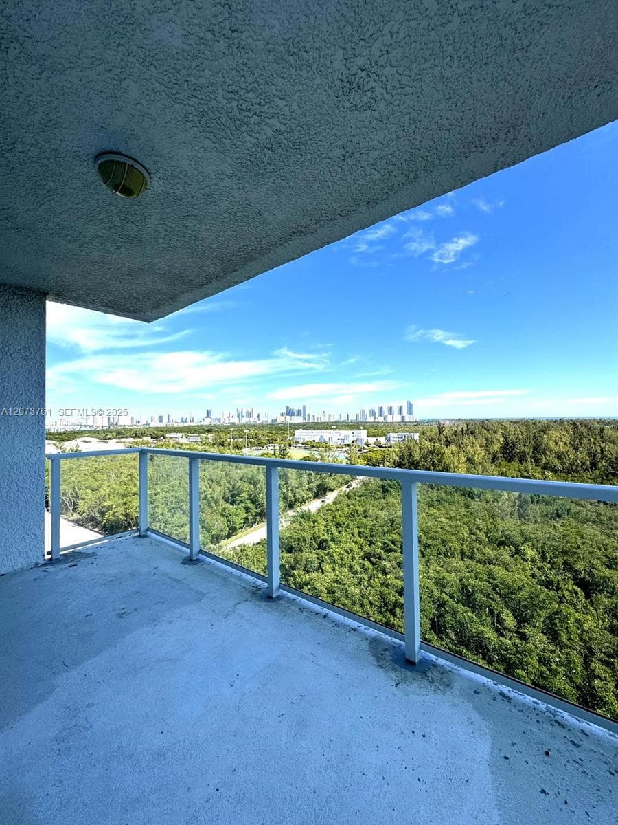 THE OAKS I CONDO · #1403 in North Miami - Photo 12