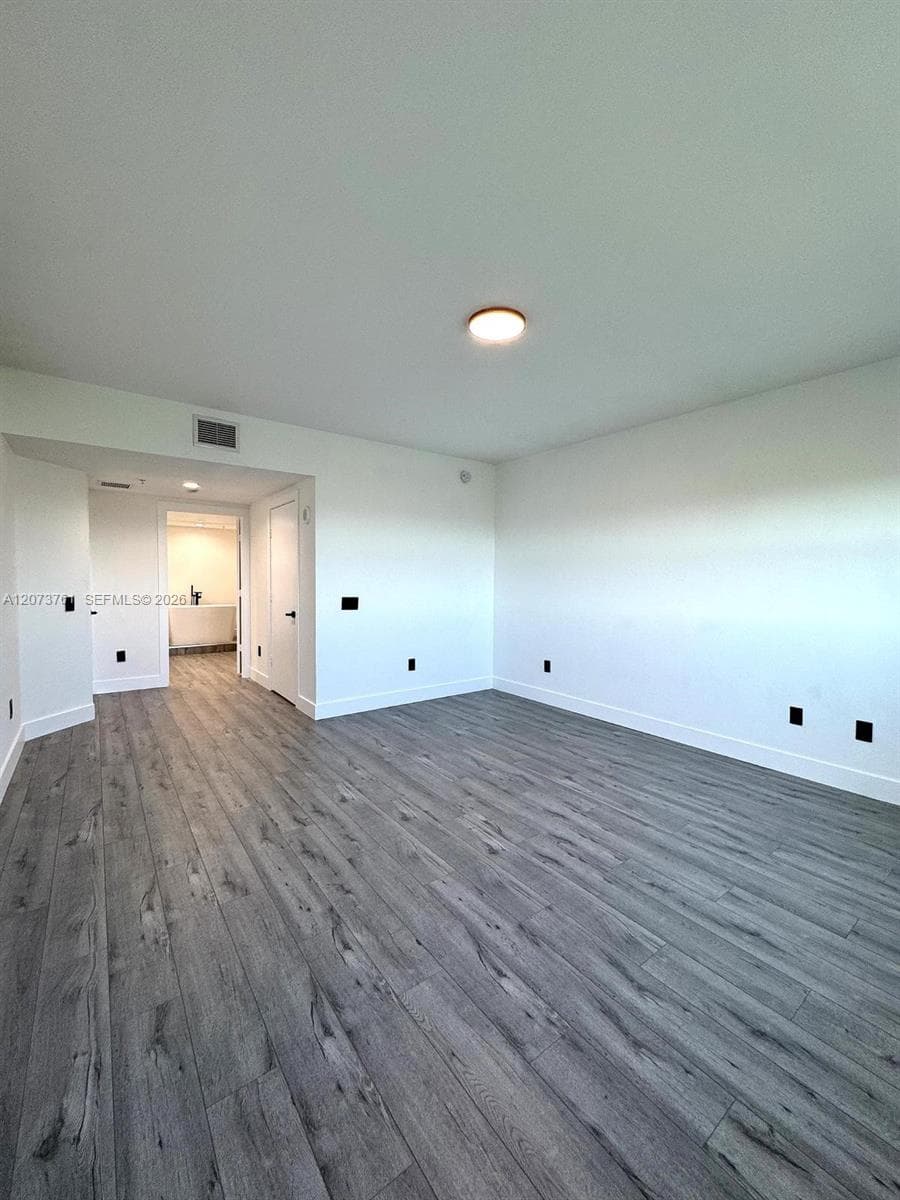 THE OAKS I CONDO · #1403 in North Miami - Photo 3
