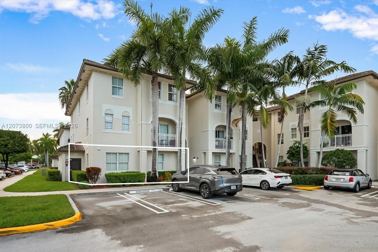 ST MORITZ AT DORAL · #101 in Doral - Photo 2