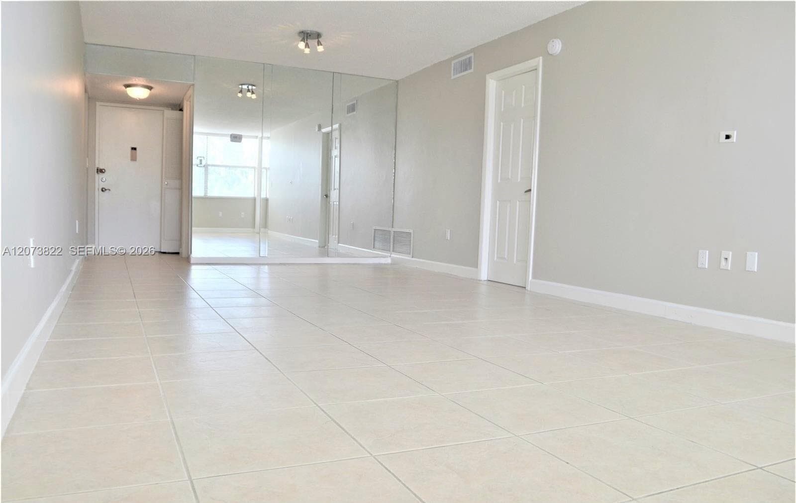 WILSHIRE CONDO · #703E in Miami - Photo 3