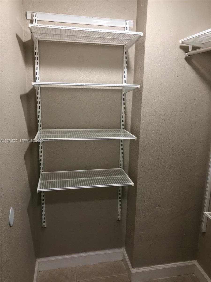 WILSHIRE CONDO · #703E in Miami - Photo 11