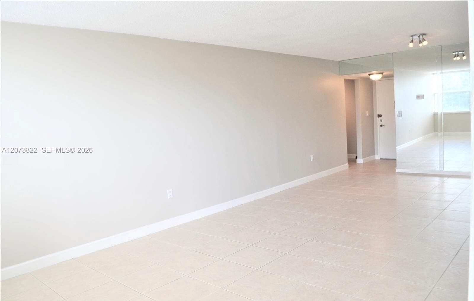 WILSHIRE CONDO · #703E in Miami - Photo 4