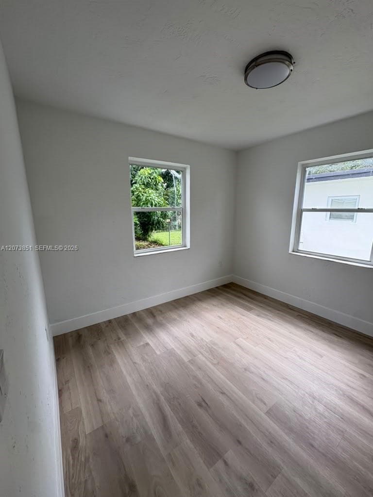 825 S 28th Ave photo 14