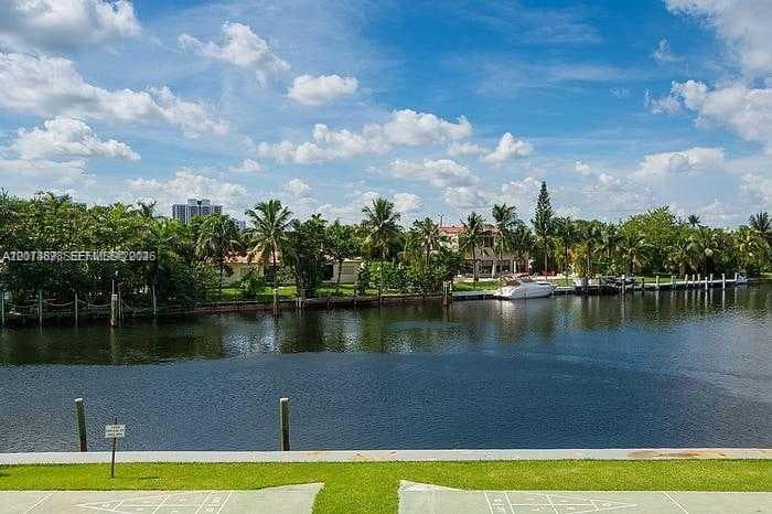 OCEAN VIEW TOWERS CONDO · #211 in Hallandale Beach - Photo 3