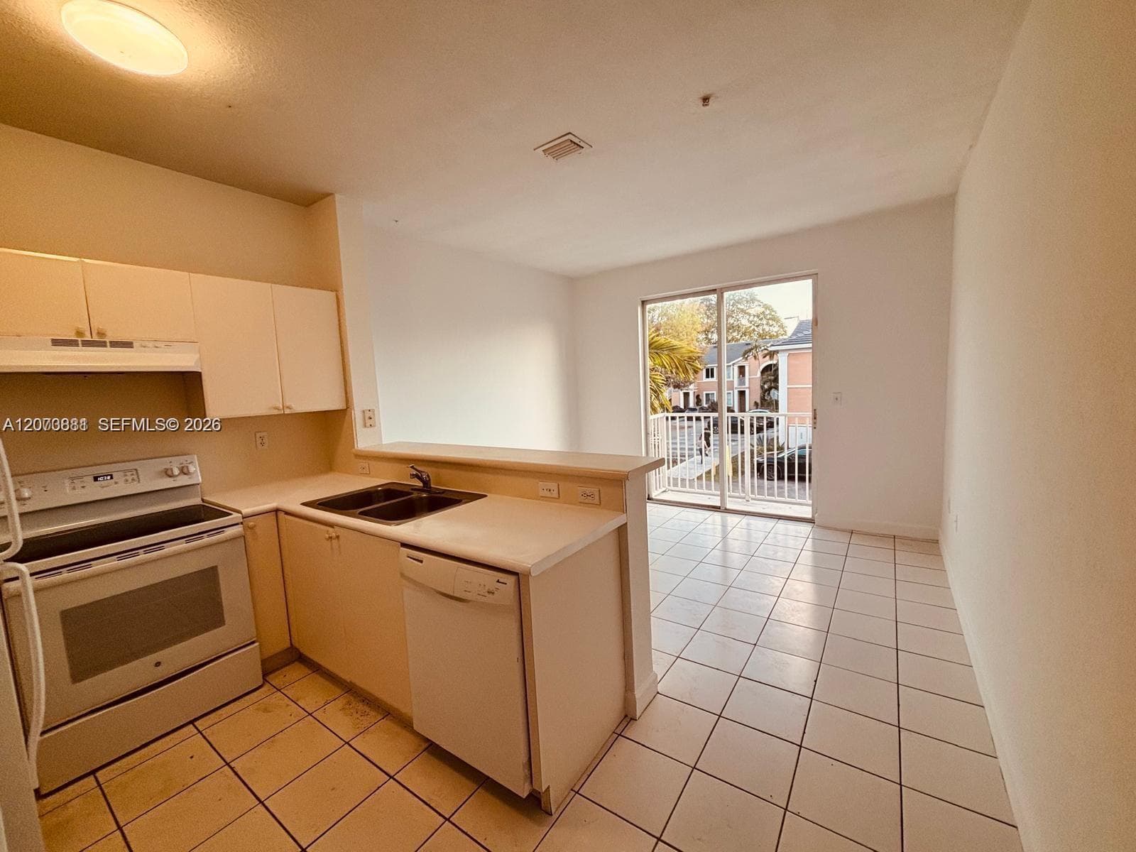 SHOMA HOMES AT COUNTRY CL · #201-13 in Hialeah - Photo 8