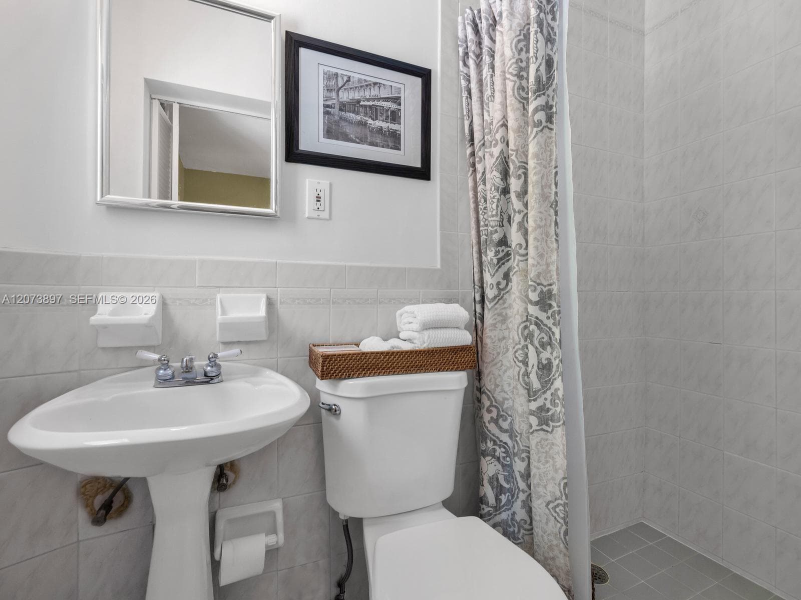En-suite Bath for Bedroom #2