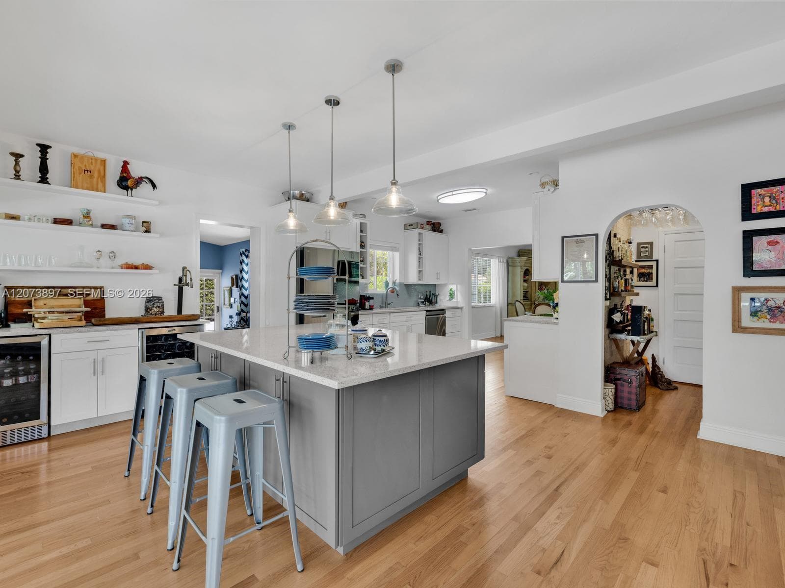 Kitchen Eat-in Island