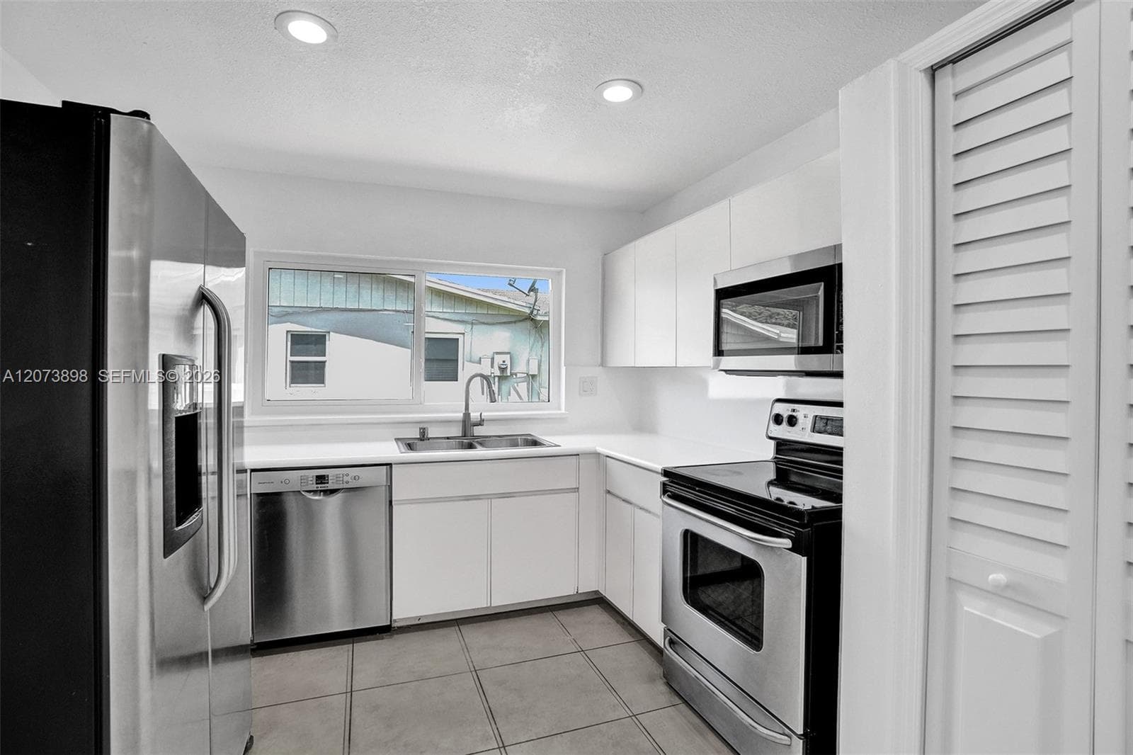 12701 SW 80th St photo 12