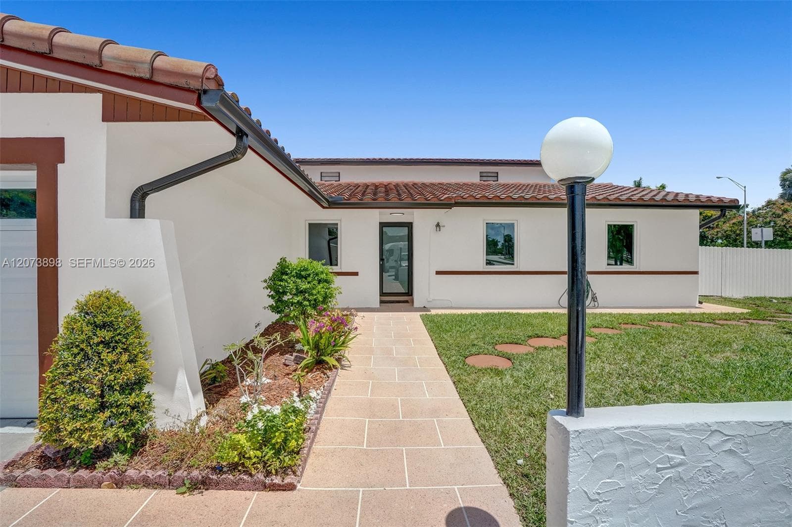 12701 SW 80th St photo 3