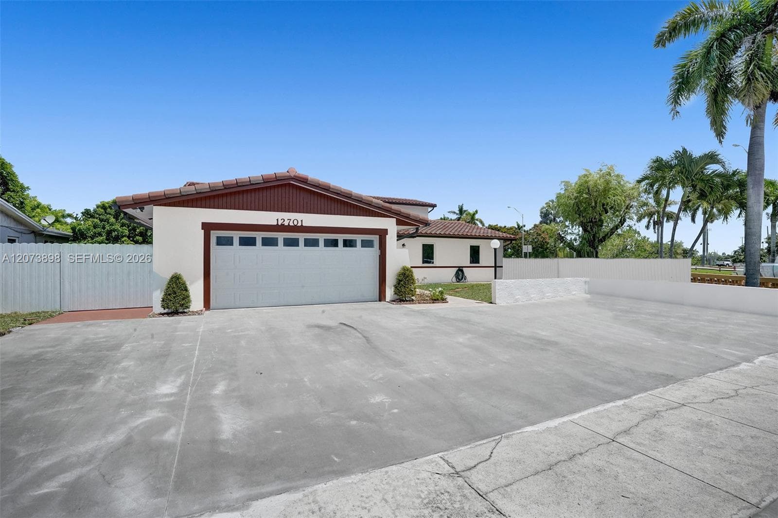 12701 SW 80th St photo 1