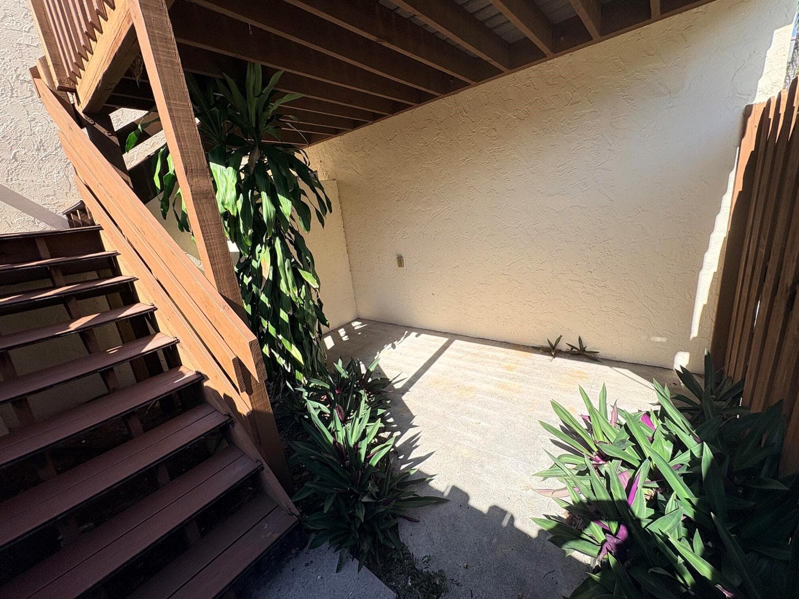 1st FLOOR COURTYARD