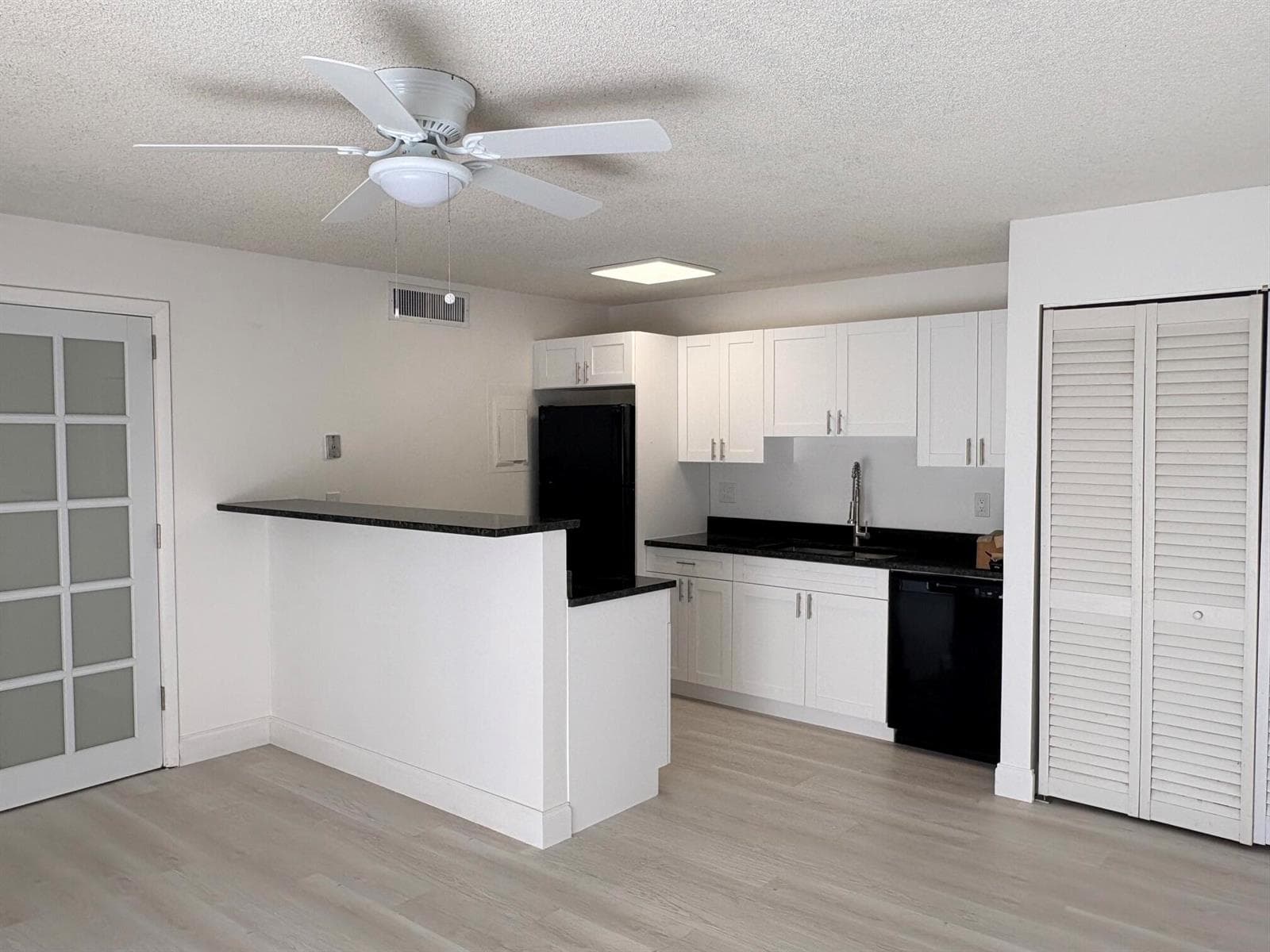 COMBO LIVING AREA