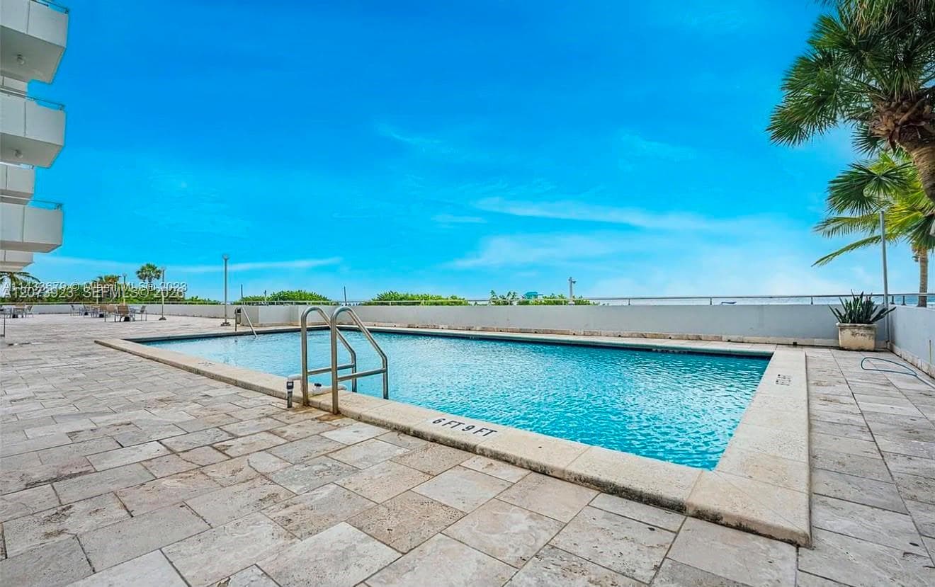ROYAL ATLANTIC CONDO · #219 in Miami Beach - Photo 16