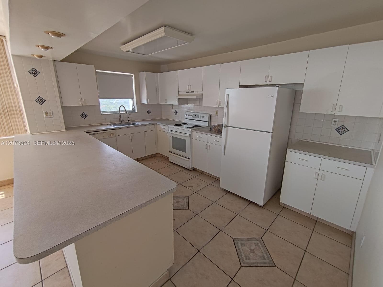COMMODORE PLAZA CONDO · #1402 in Aventura - Photo 20