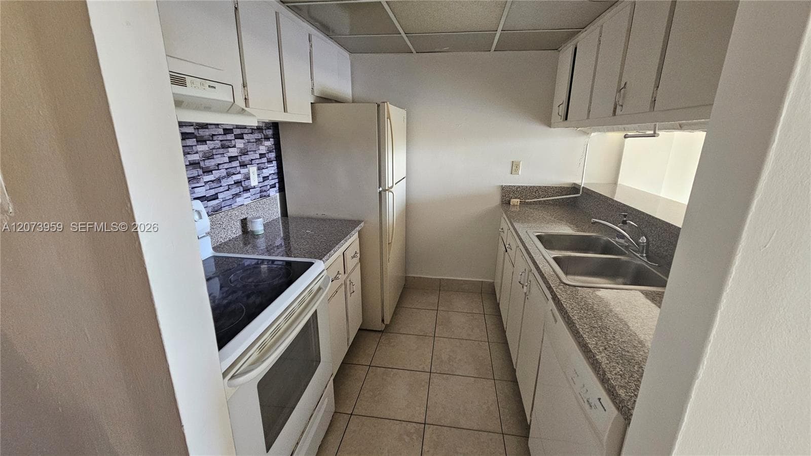 PEPPERMILL KENDALE LKS W · #A411 in Miami - Photo 3