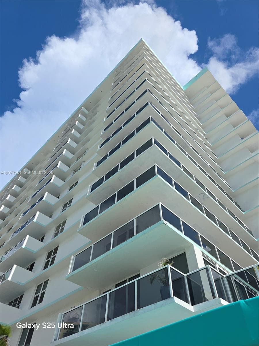 SEA AIR TOWERS CONDO · #619 in Hollywood - Photo 3
