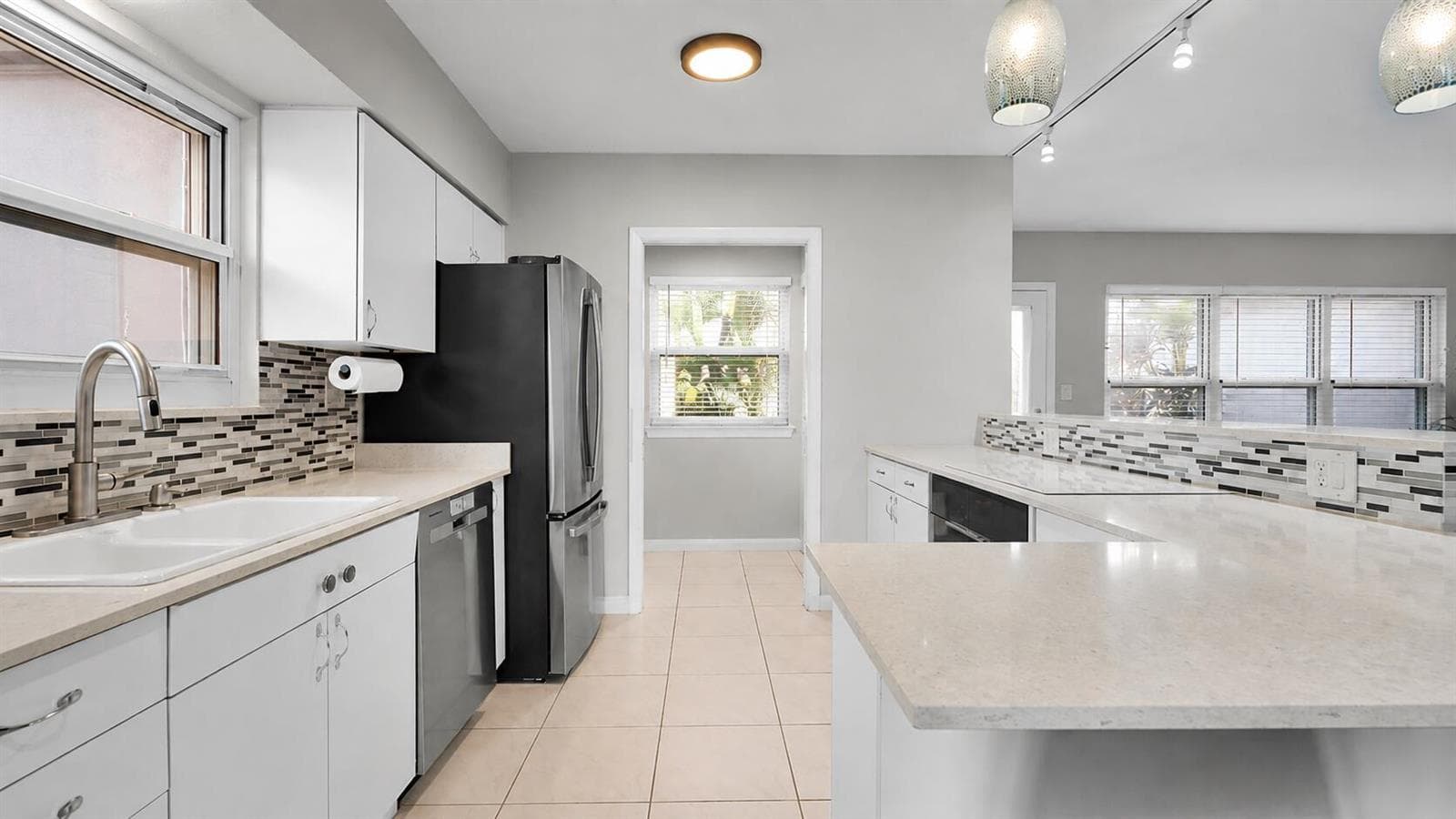 935 Chat kitchen