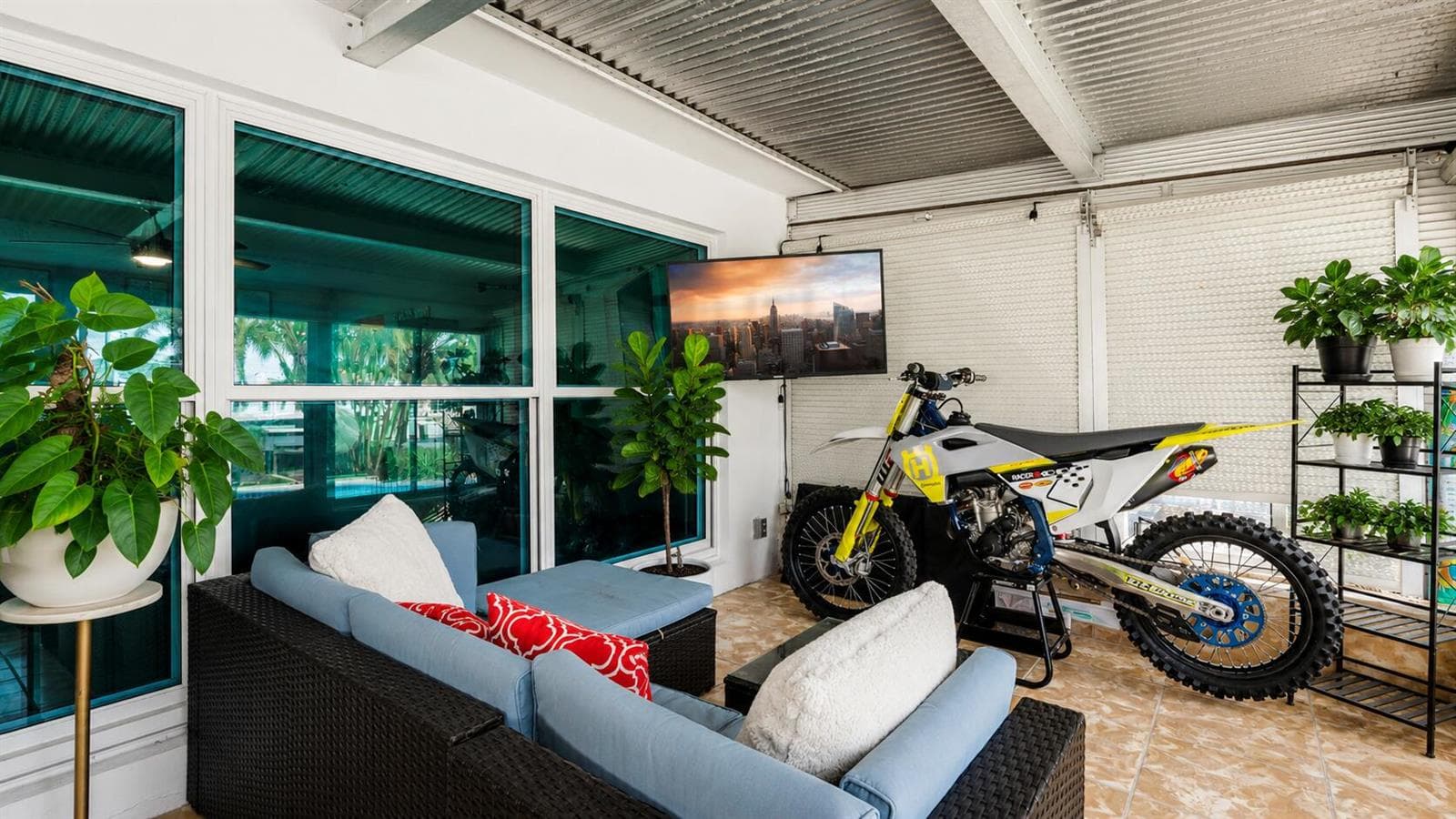 935 sunroom chat