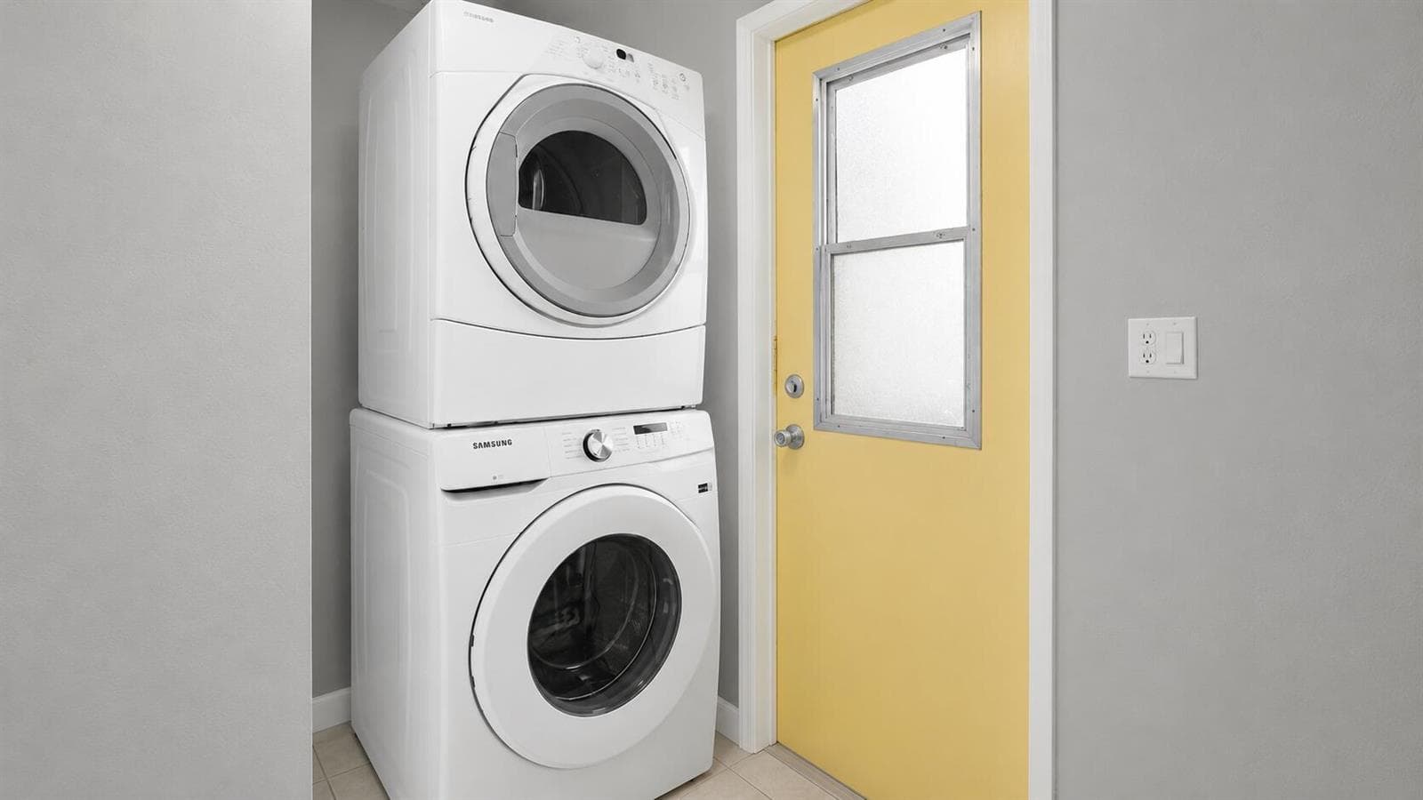 935 Chat Laundry Room