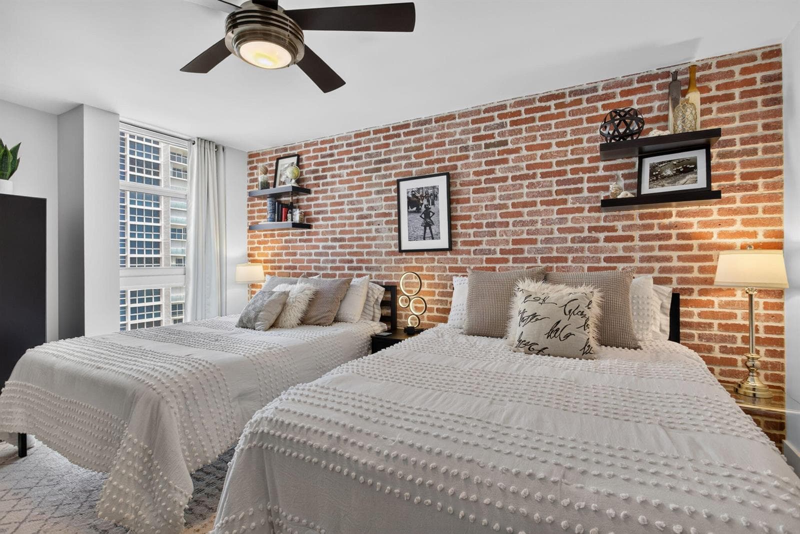18-web-or-mls-1370-0241