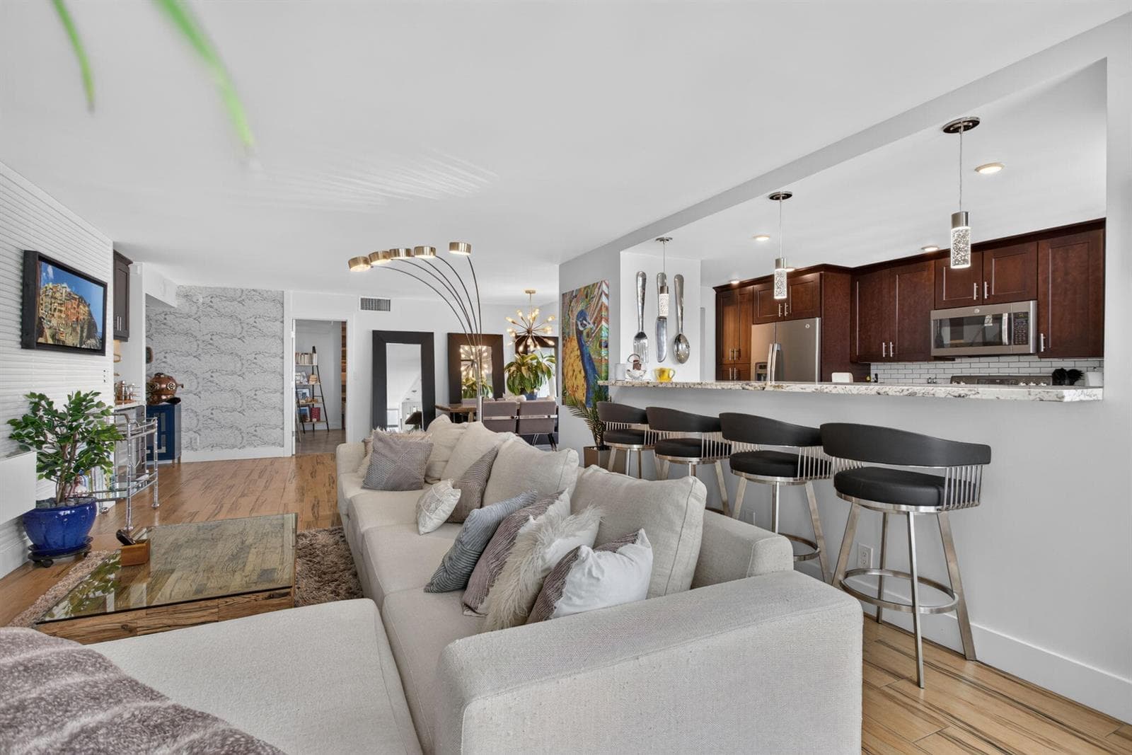 24-web-or-mls-1370-0272