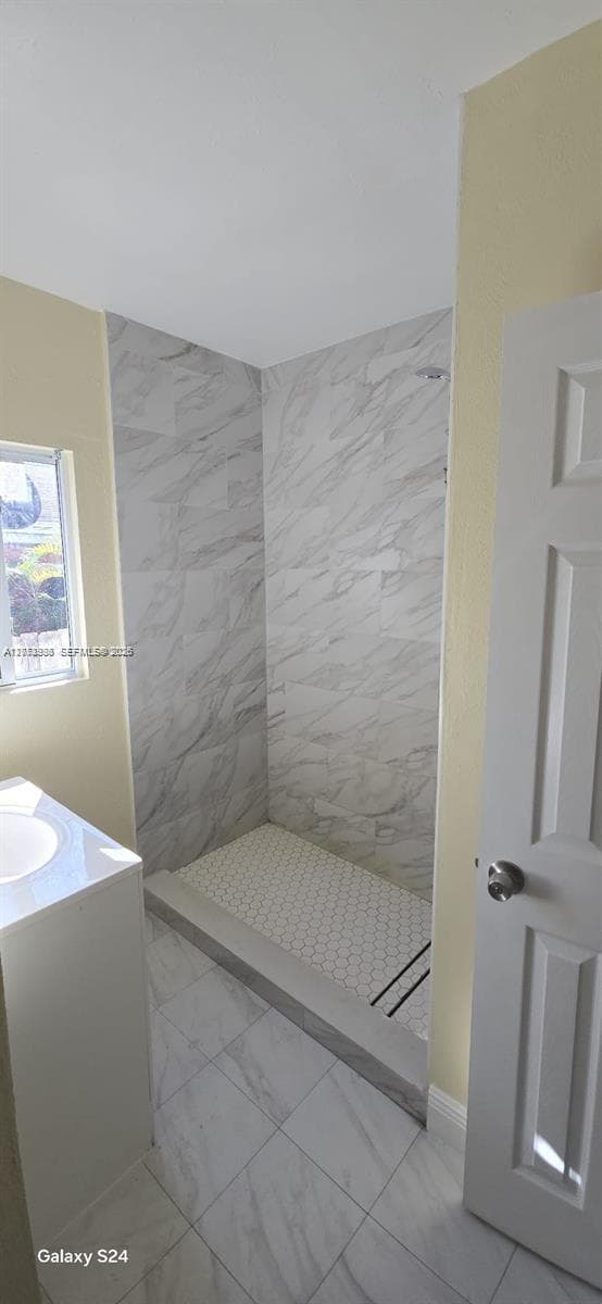 1259 NW 34th Ave photo 8