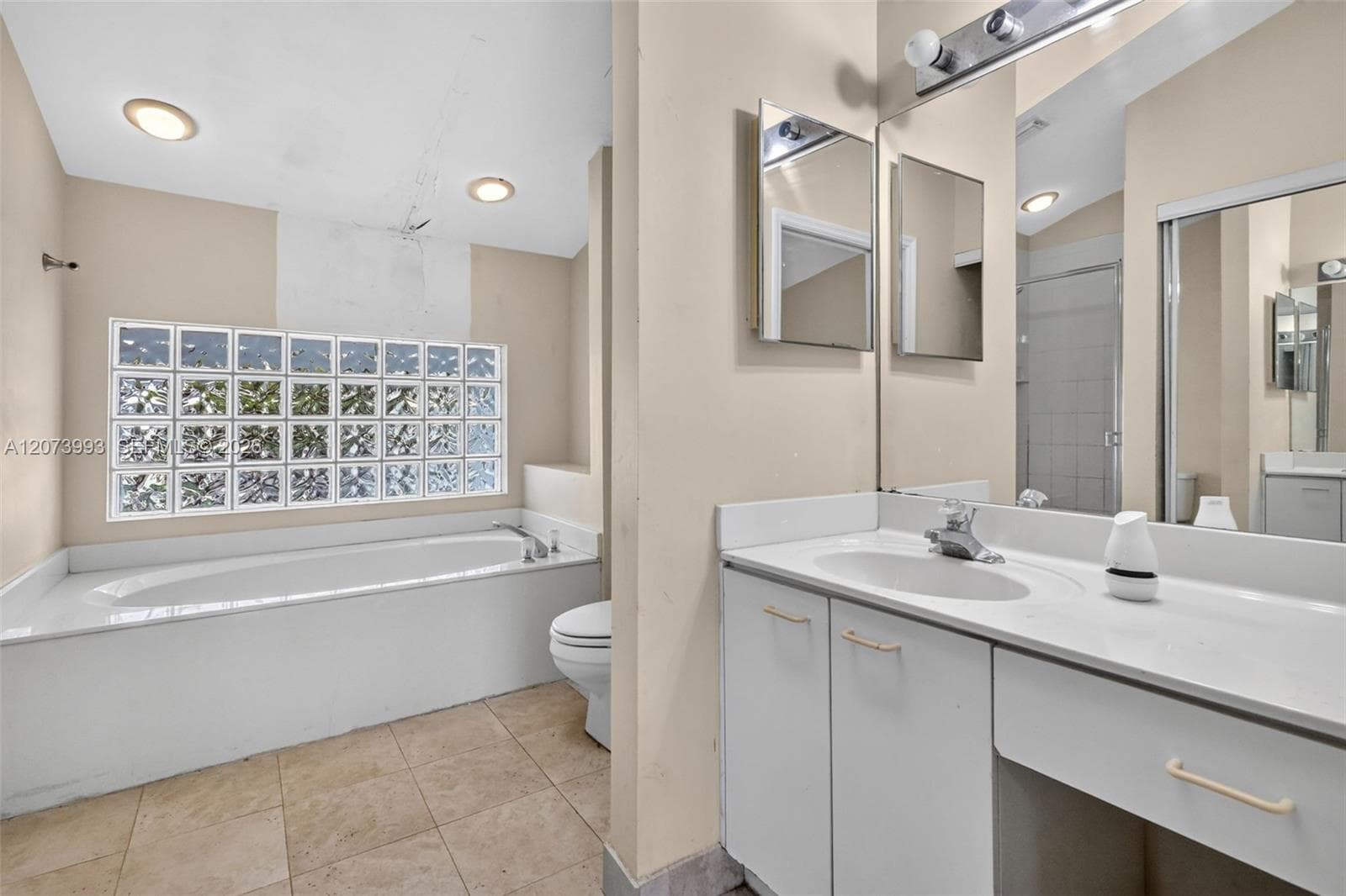 253 NE 211th Ter photo 33