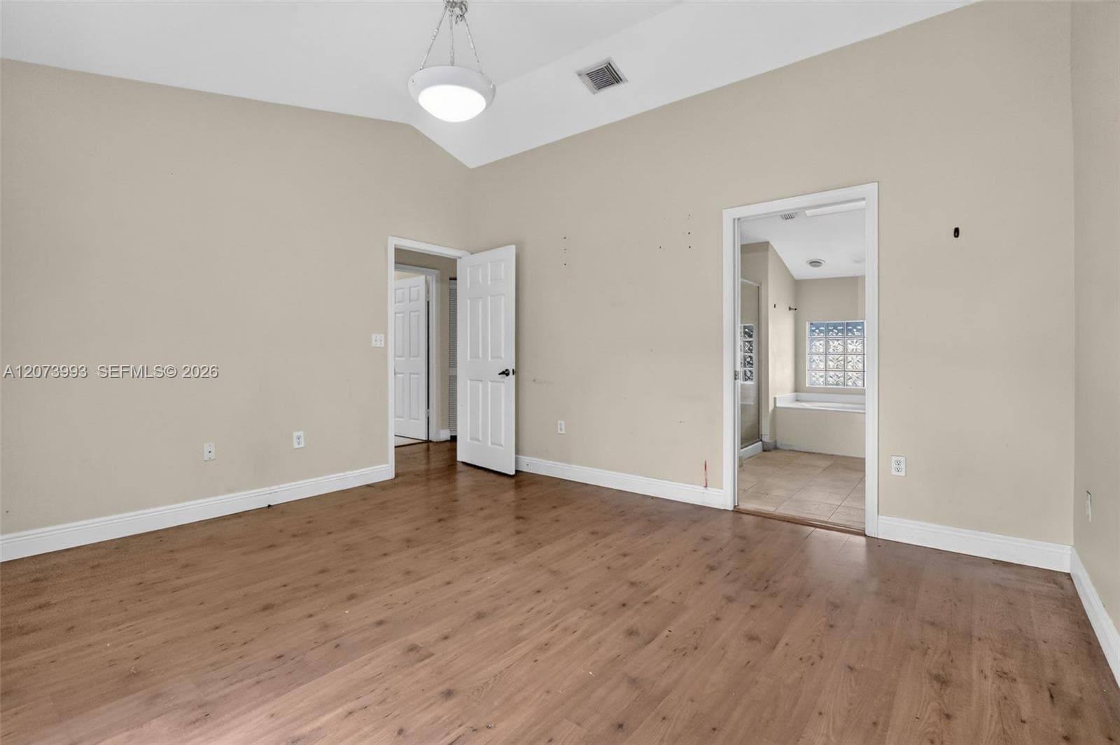253 NE 211th Ter photo 29