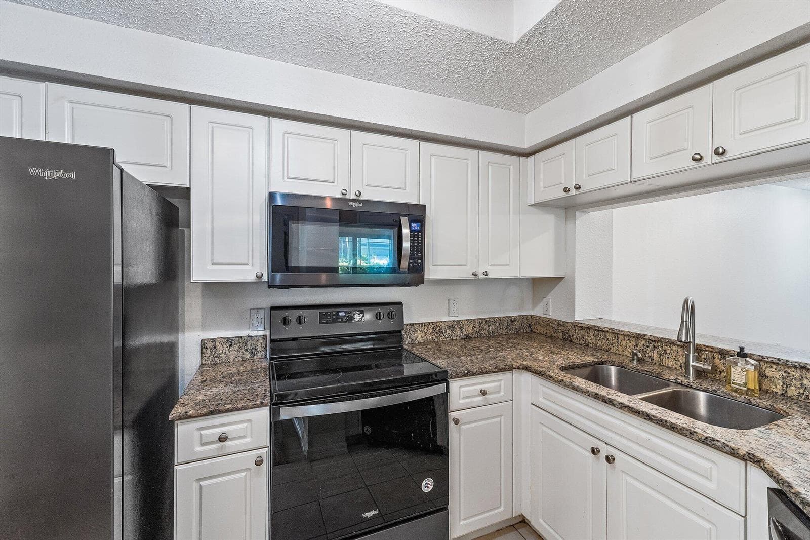 046-3020AlcazarPl-106-PalmBeachGardens-S