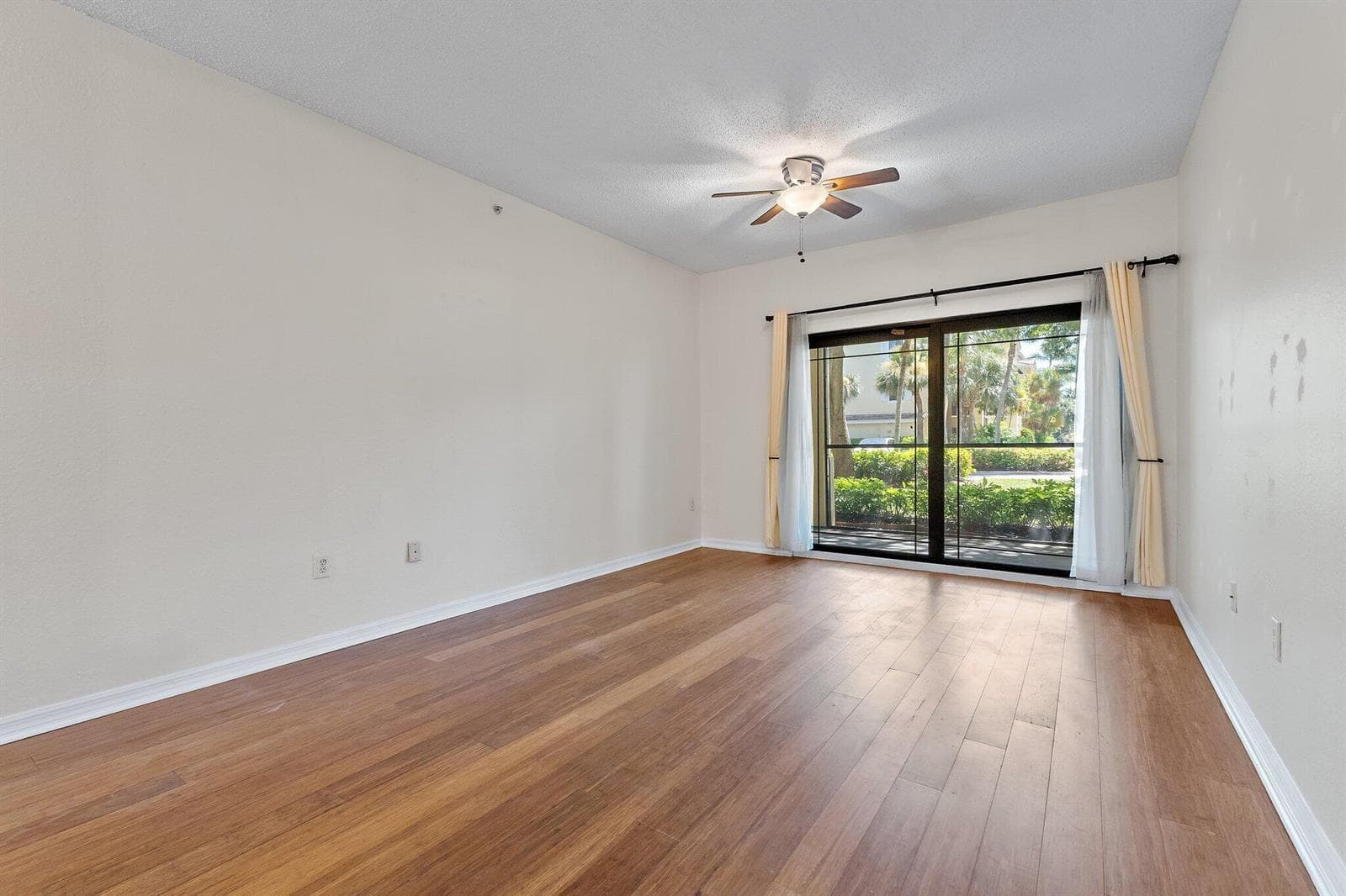 040-3020AlcazarPl-106-PalmBeachGardens-S