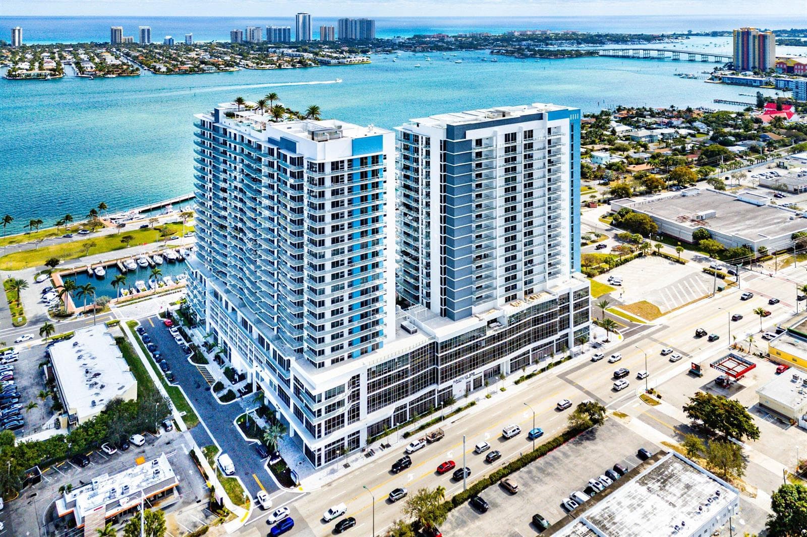 074-220LakeShoreDrive-1107-LakePark-FL-3