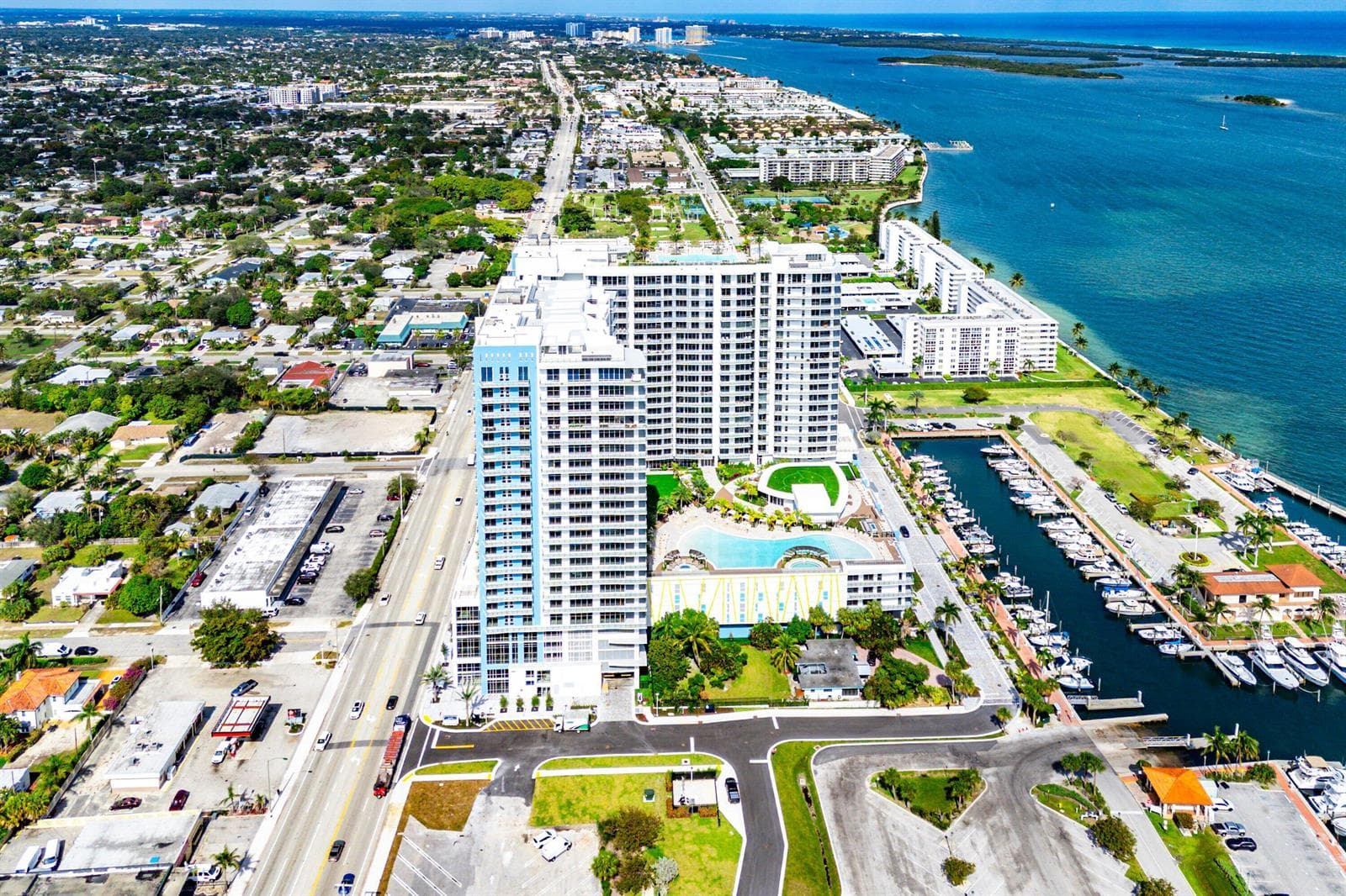 077-220LakeShoreDrive-1107-LakePark-FL-3