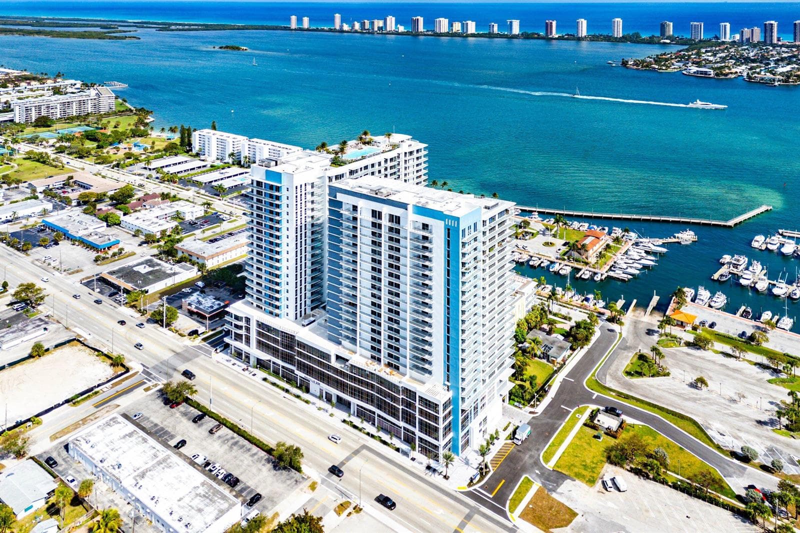 076-220LakeShoreDrive-1107-LakePark-FL-3