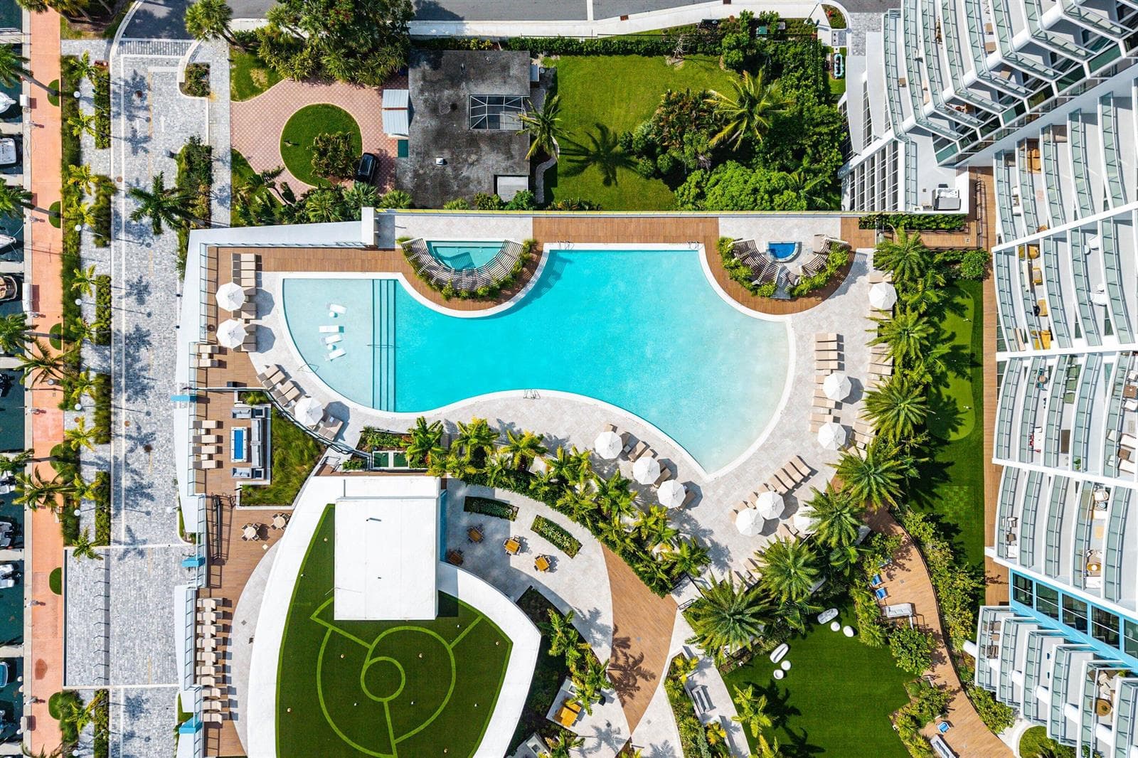 042-220LakeShoreDrive-1107-LakePark-FL-3