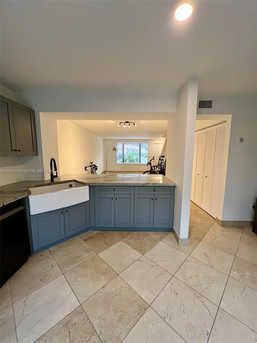 7803 SW 102nd Ln photo 10