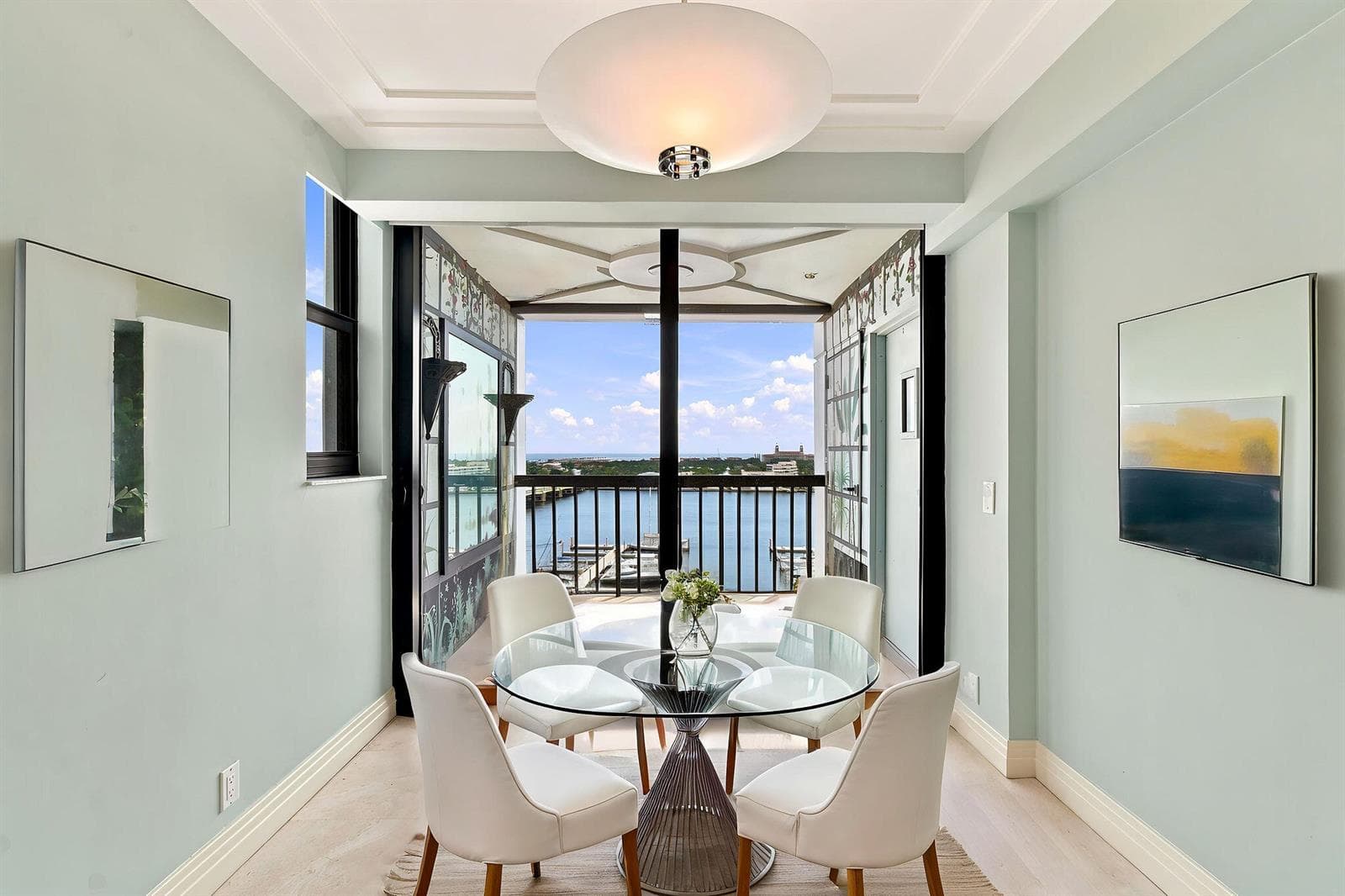 BreakfastNook-VirtuallyStaged