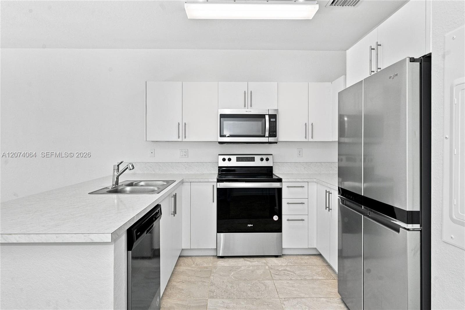 1265 NW 4th Ln photo 3