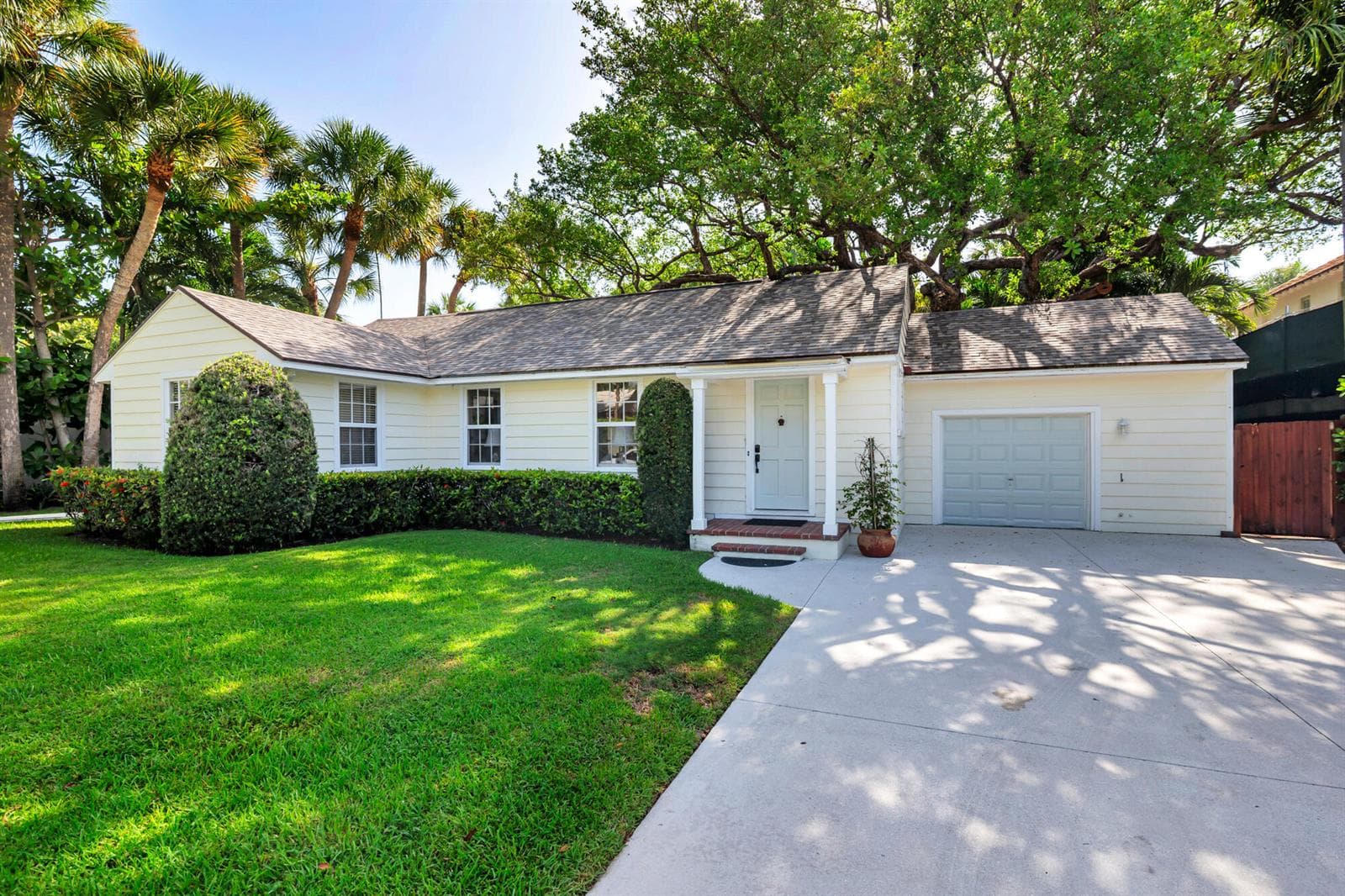 1161 N Ocean Way