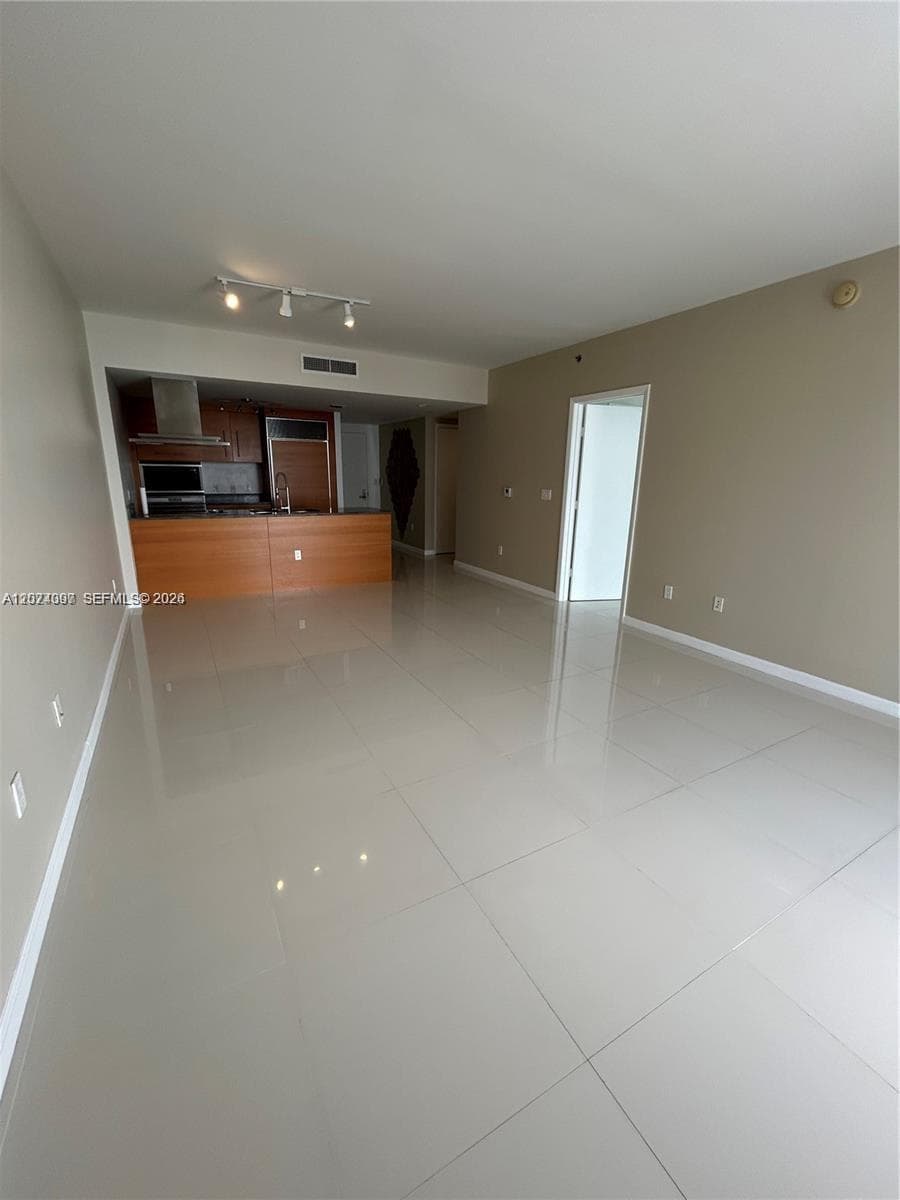 Icon Brickell II · #3609 in Miami - Photo 5
