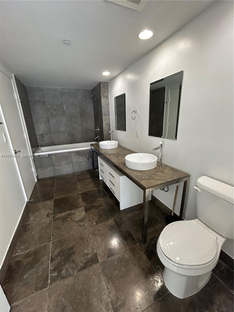 Icon Brickell II · #3609 in Miami - Photo 11