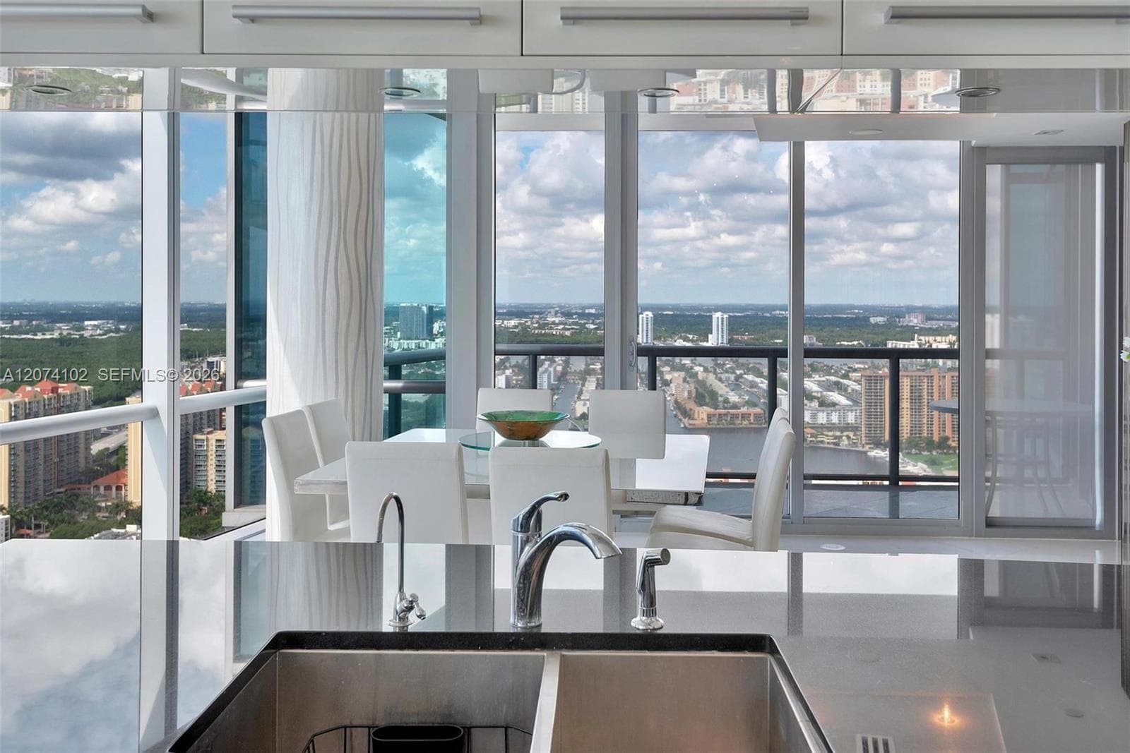 Jade Ocean · #4201 in Sunny Isles Beach - Photo 13